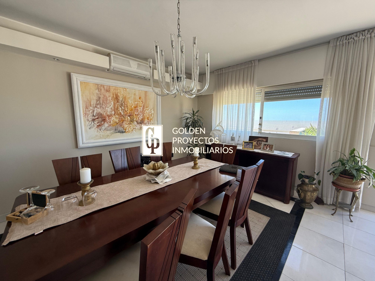 Apartamento ID.769/Penthouse-en-venta-de-dos-dormitorios-en-Rambla-Punta-Carretas - Penthouse en venta de dos dormitorios en Rambla Punta Carretas