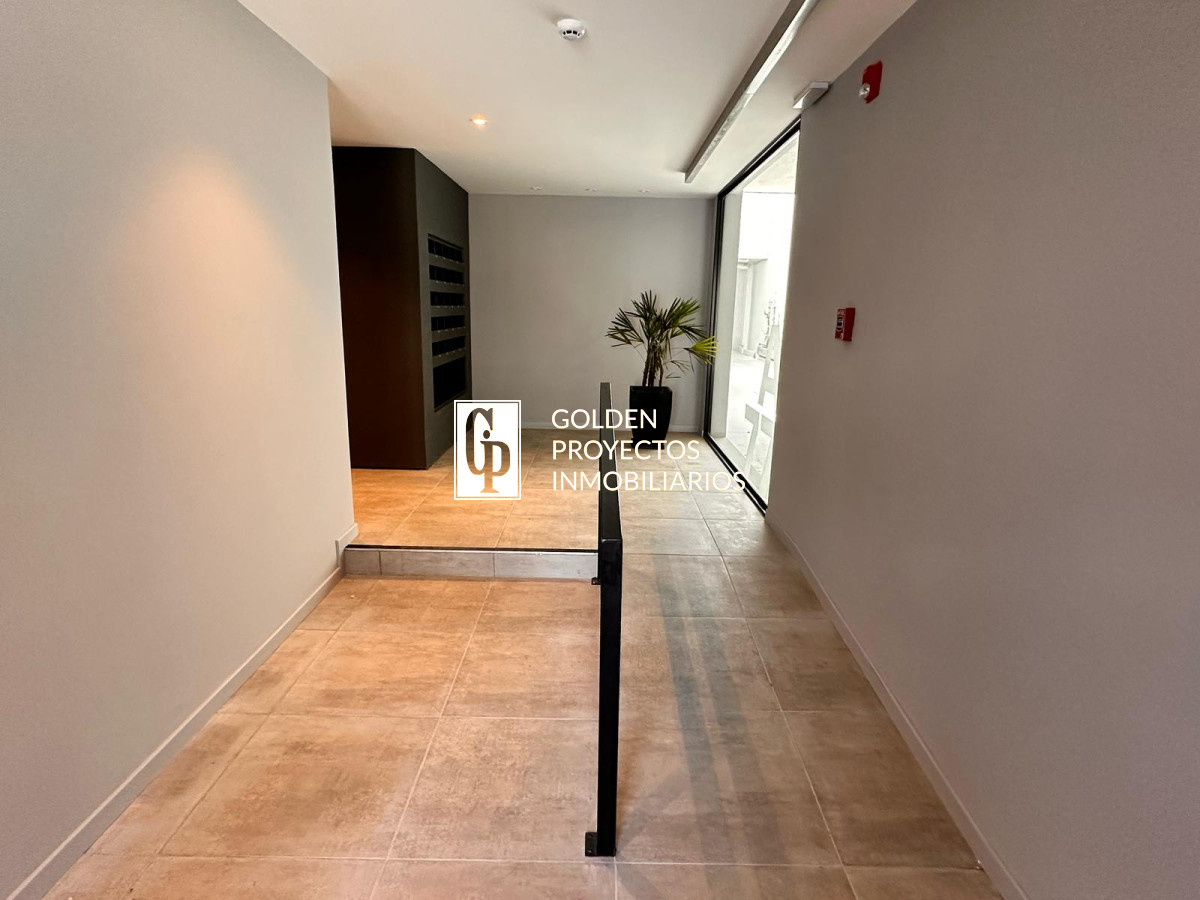 Apartamento ID.558/Apartamento-En-Alquiler-De-1-Dormitorio-Con-Cochera-En-Tres-Cruces- - Apartamento En Alquiler De 1 Dormitorio Con Cochera En Tres Cruces 