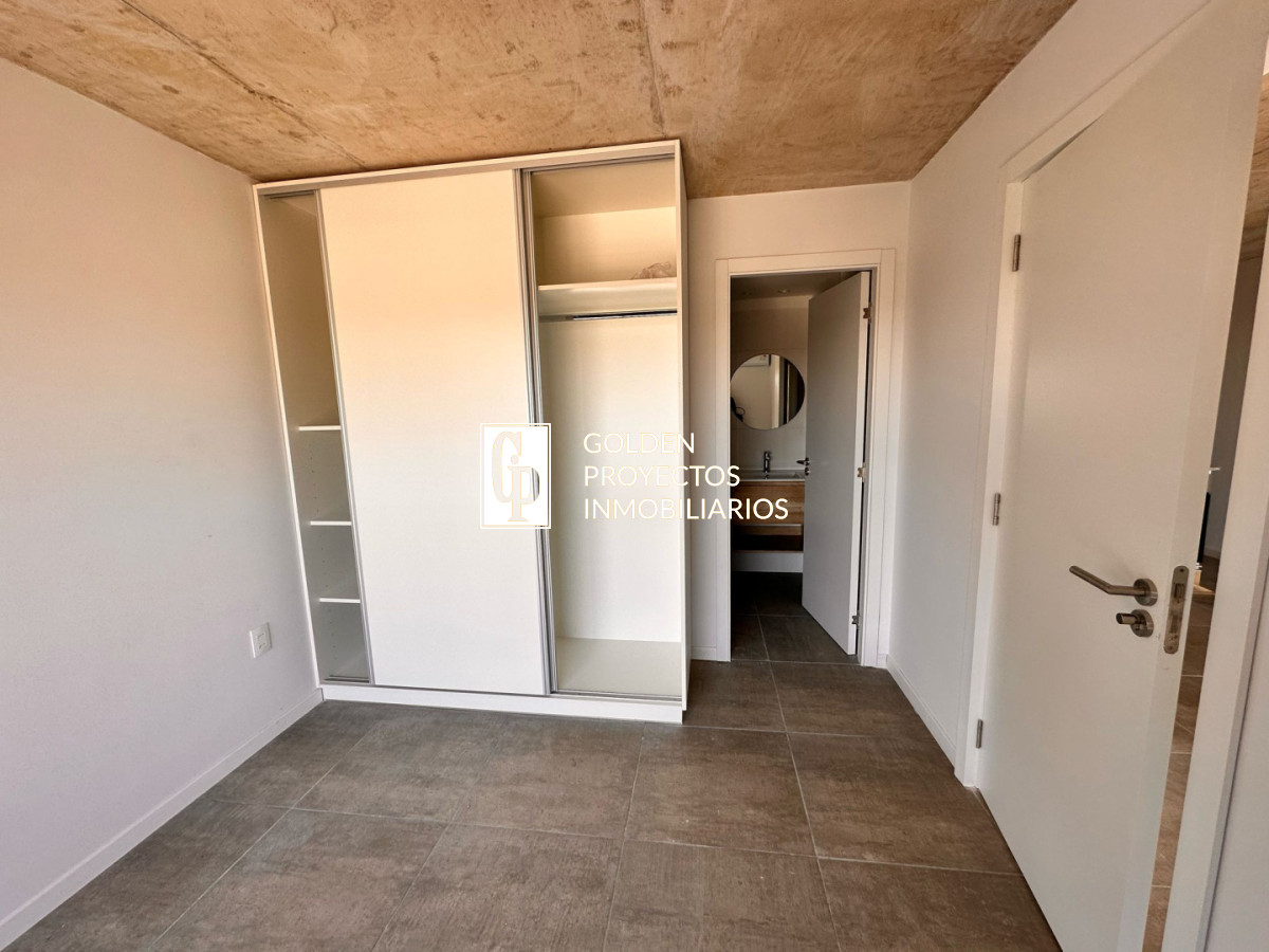 Apartamento ID.722 - Apartamento En Alquiler Con Cochera En Tres Cruces