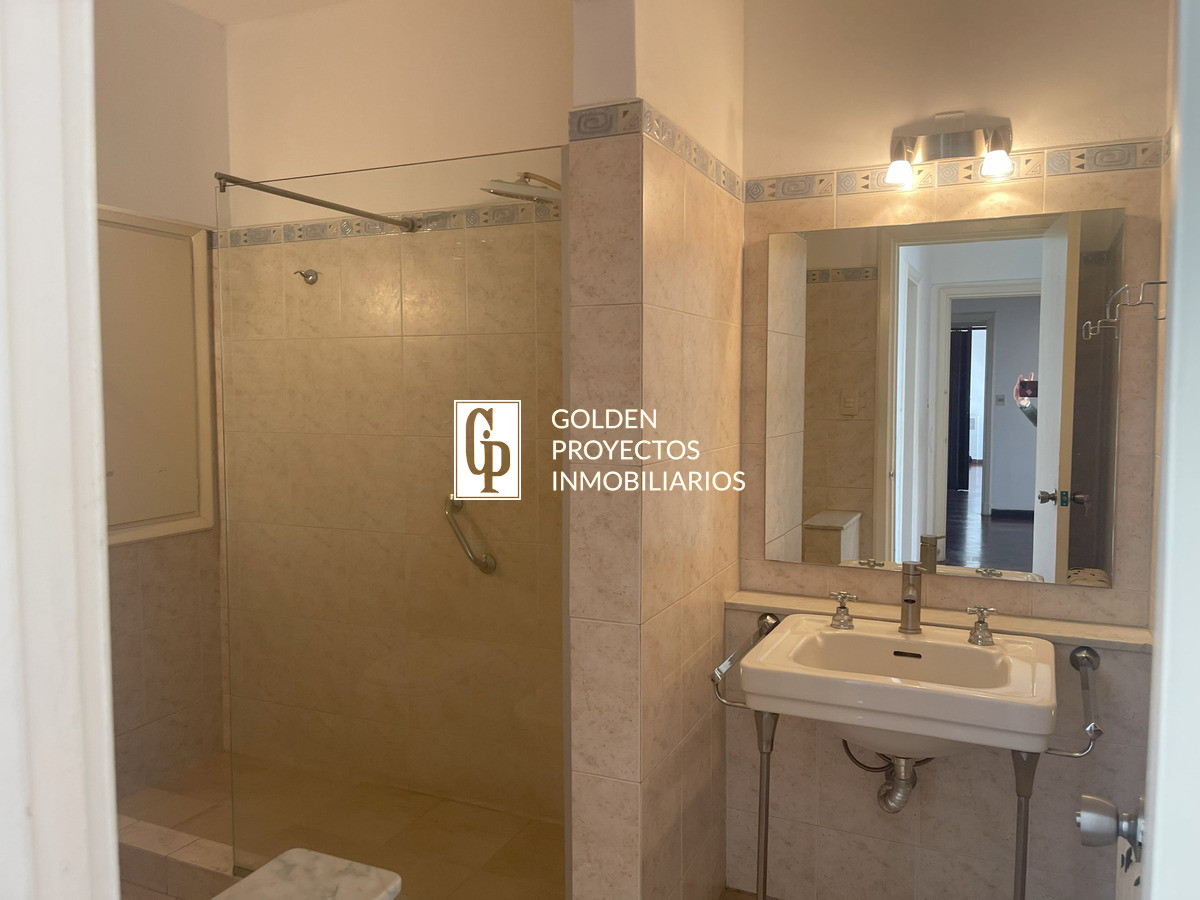Apartamento ID.579/Apartamento-En-Alquiler-4-Dormitorios-Cordón - Apartamento En Alquiler 4 Dormitorios Cordón