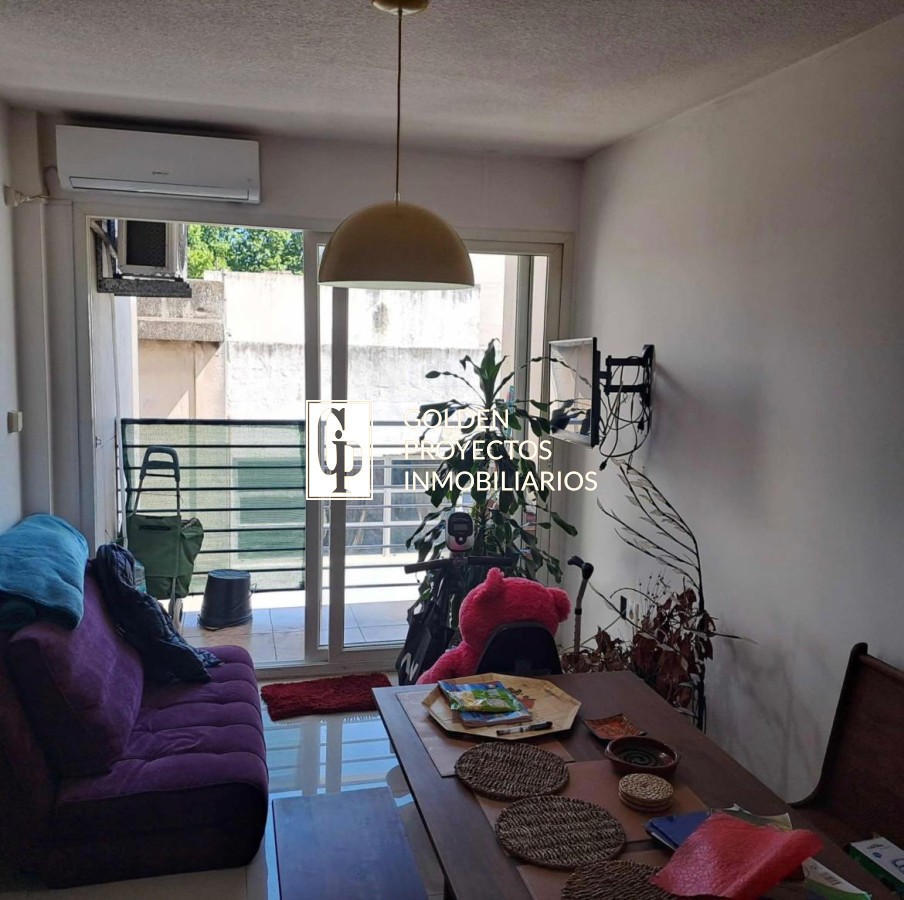 Apartamento ID.490 - VENTA de apartamento con RENTA 1 dormitorio y COCHERA en barrio Centro