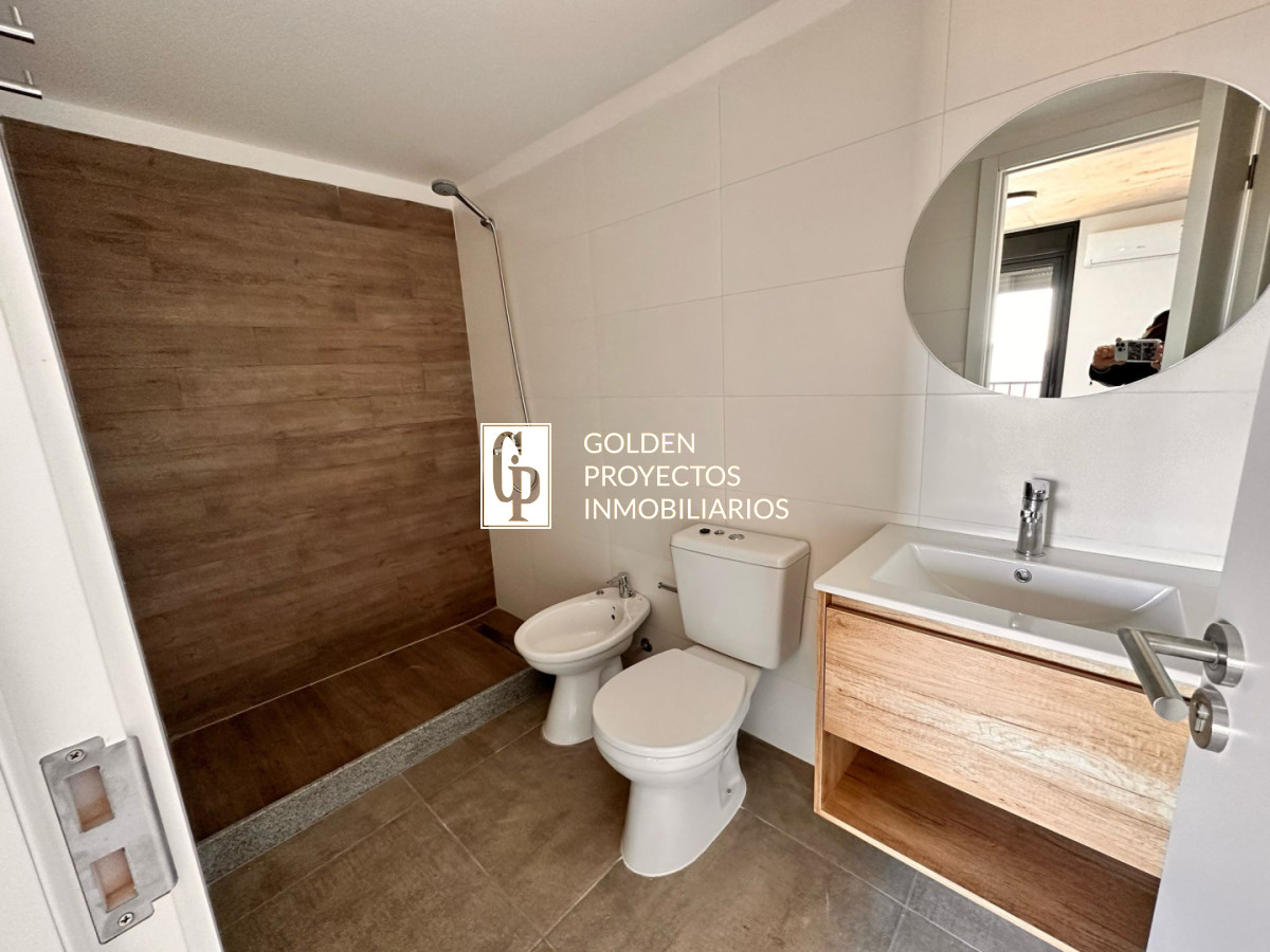 Apartamento ID.722 - Apartamento En Alquiler Con Cochera En Tres Cruces