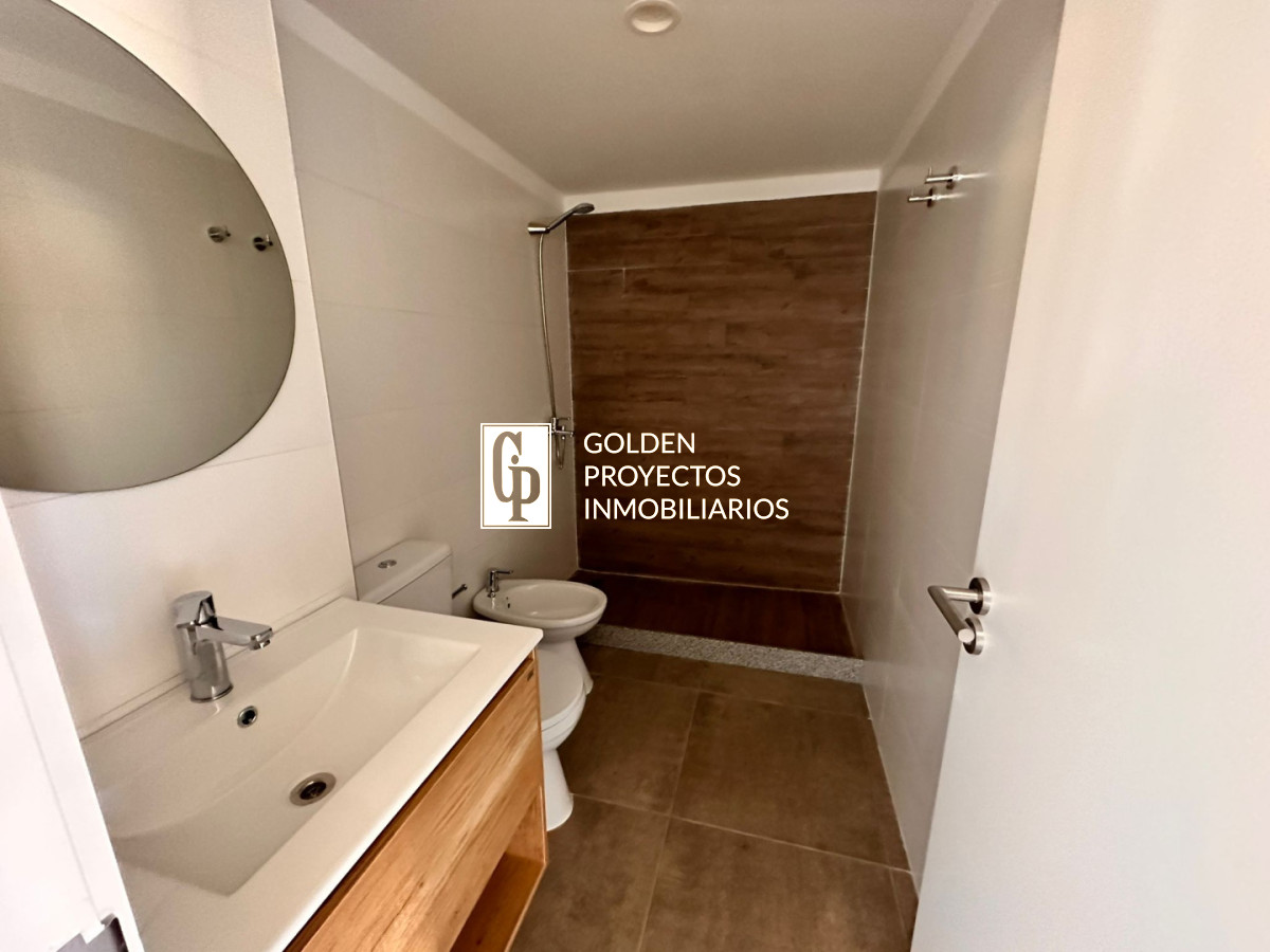 Apartamento ID.722 - Apartamento En Alquiler Con Cochera En Tres Cruces