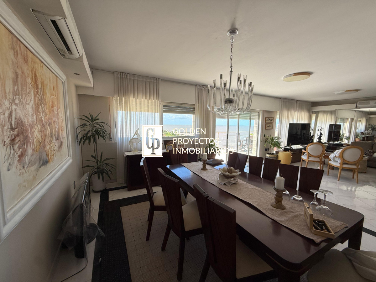 Apartamento ID.769/Penthouse-en-venta-de-dos-dormitorios-en-Rambla-Punta-Carretas - Penthouse en venta de dos dormitorios en Rambla Punta Carretas