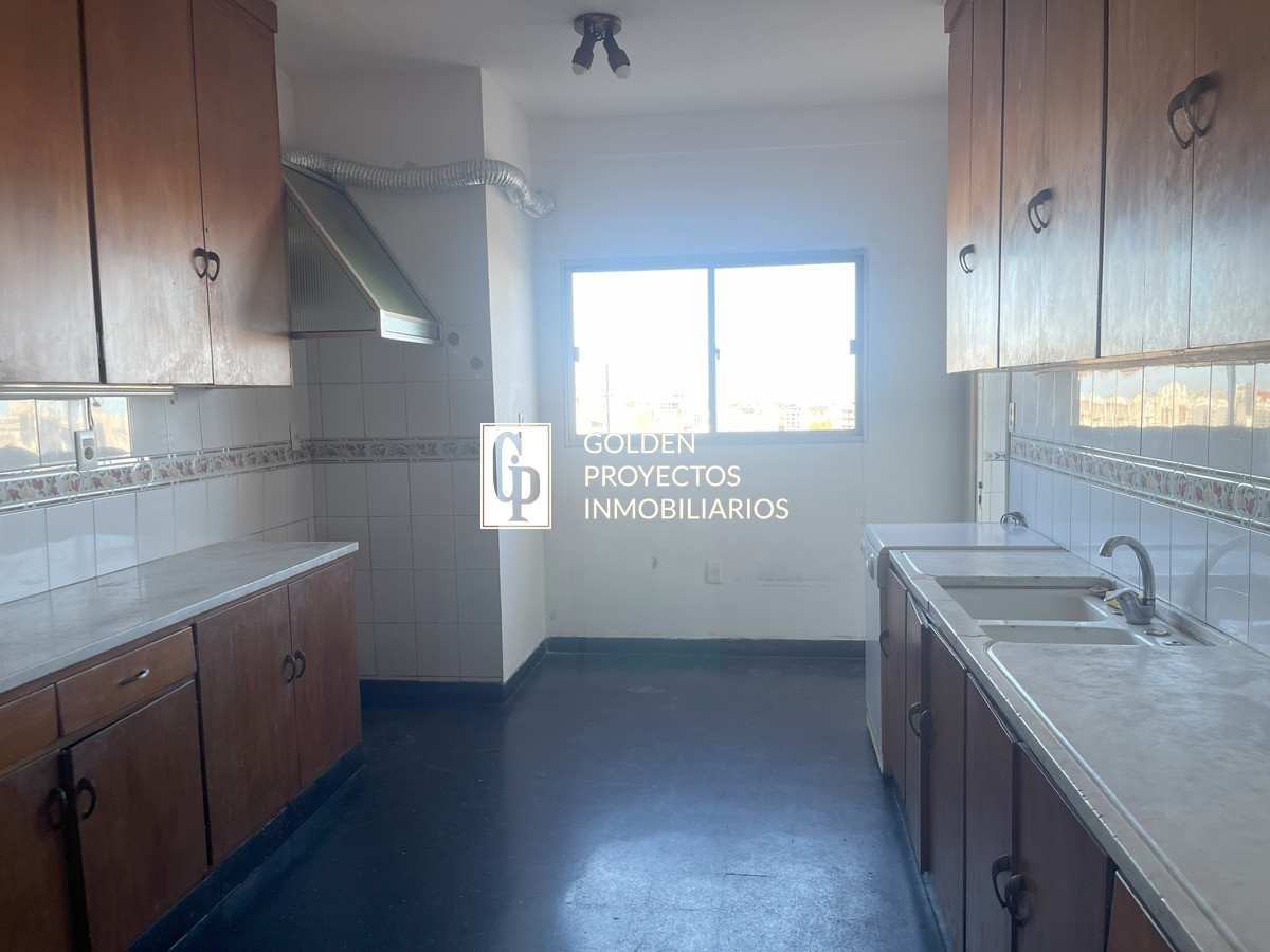 Apartamento ID.579/Apartamento-En-Alquiler-4-Dormitorios-Cordón - Apartamento En Alquiler 4 Dormitorios Cordón
