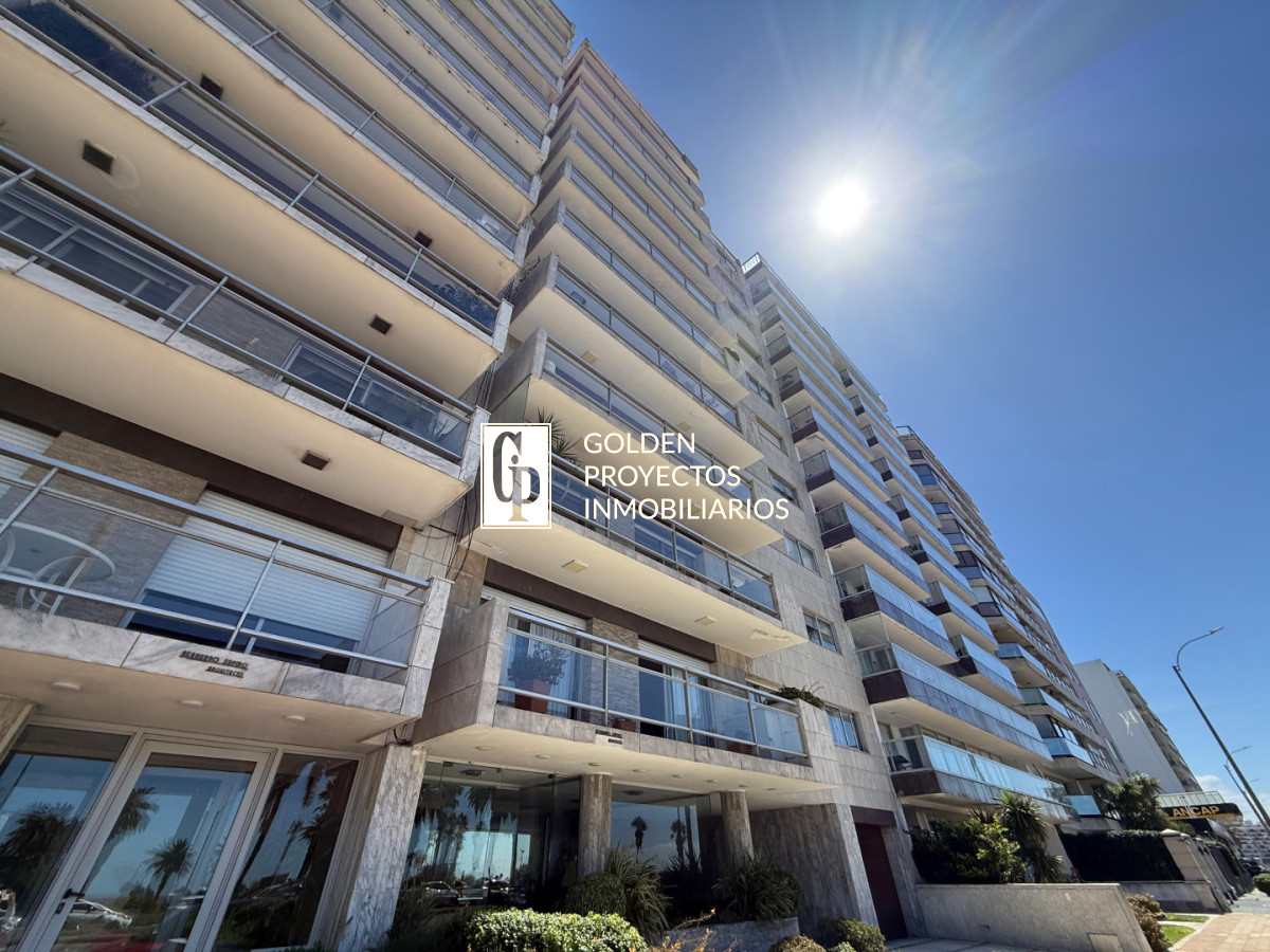 Apartamento ID.769/Penthouse-en-venta-de-dos-dormitorios-en-Rambla-Punta-Carretas - Penthouse en venta de dos dormitorios en Rambla Punta Carretas