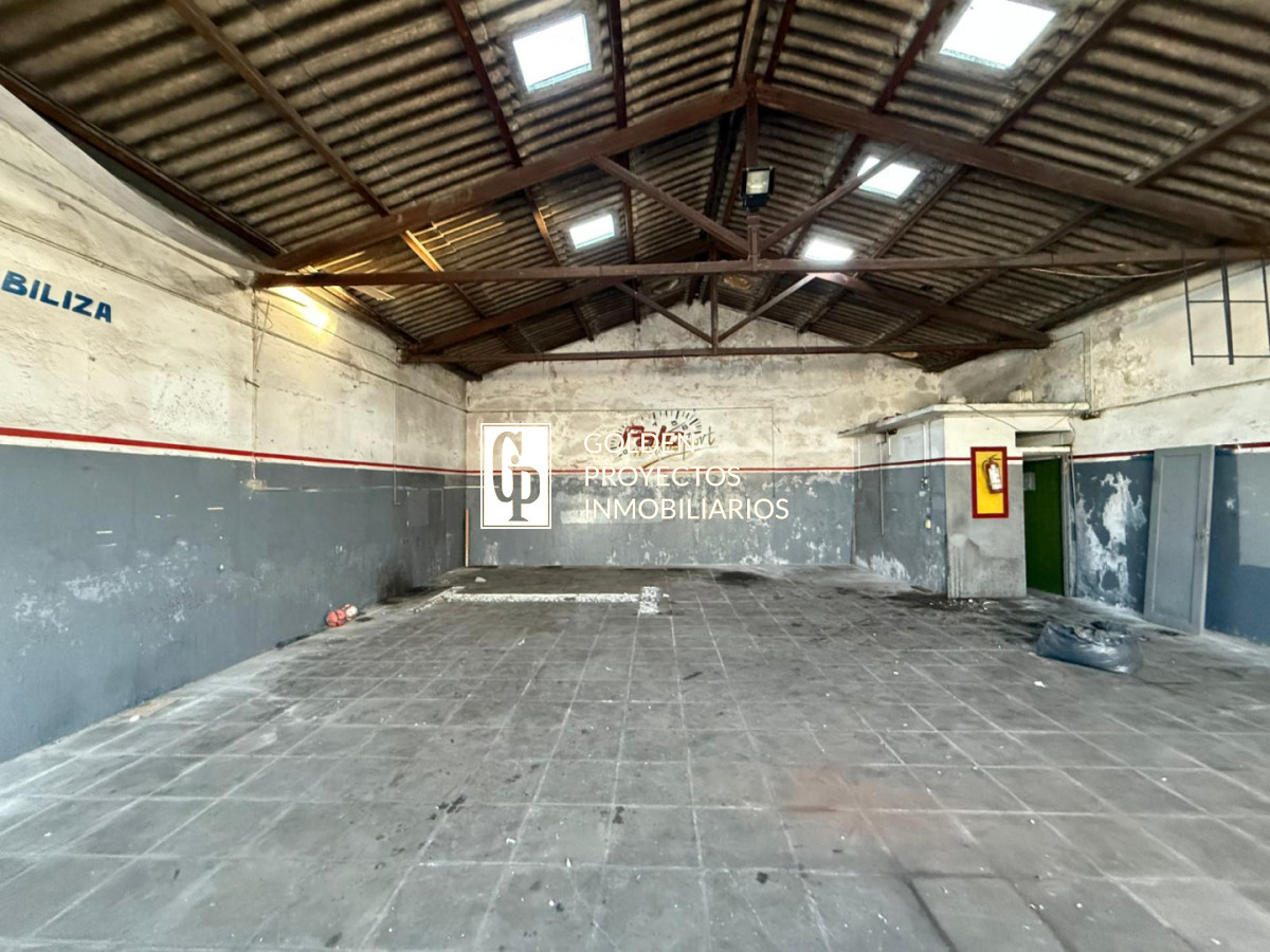 Apartamento ID.701 - Alquiler de Casa más Galpón y Apto , Malvin Norte.