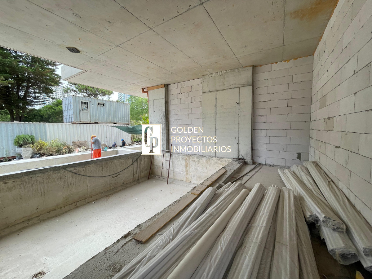 Apartamento ID.411 - Apartamento en Venta 3 dormitorios 2 baños con cochera en Punta del Este 