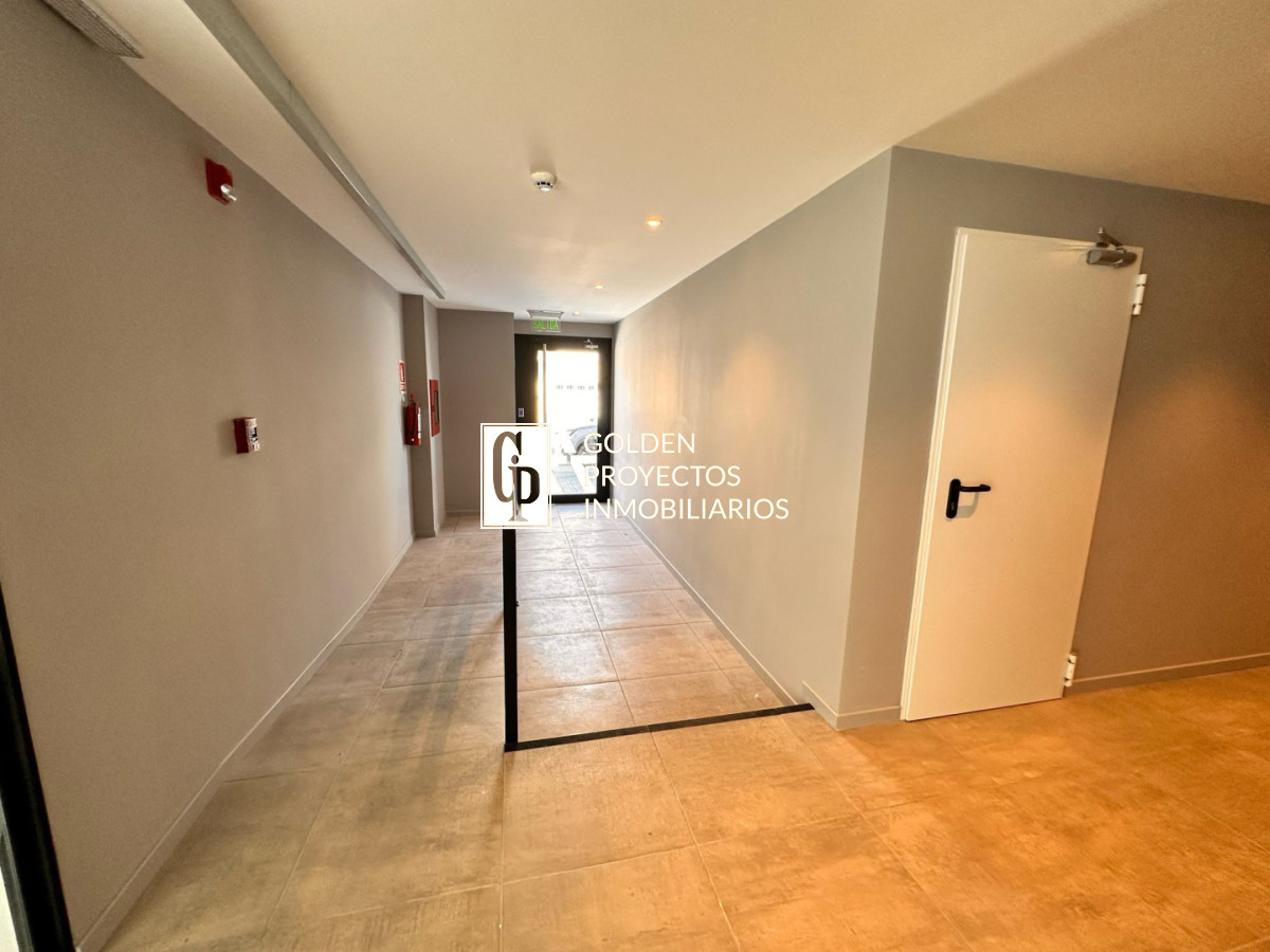 Apartamento ID.722 - Apartamento En Alquiler Con Cochera En Tres Cruces