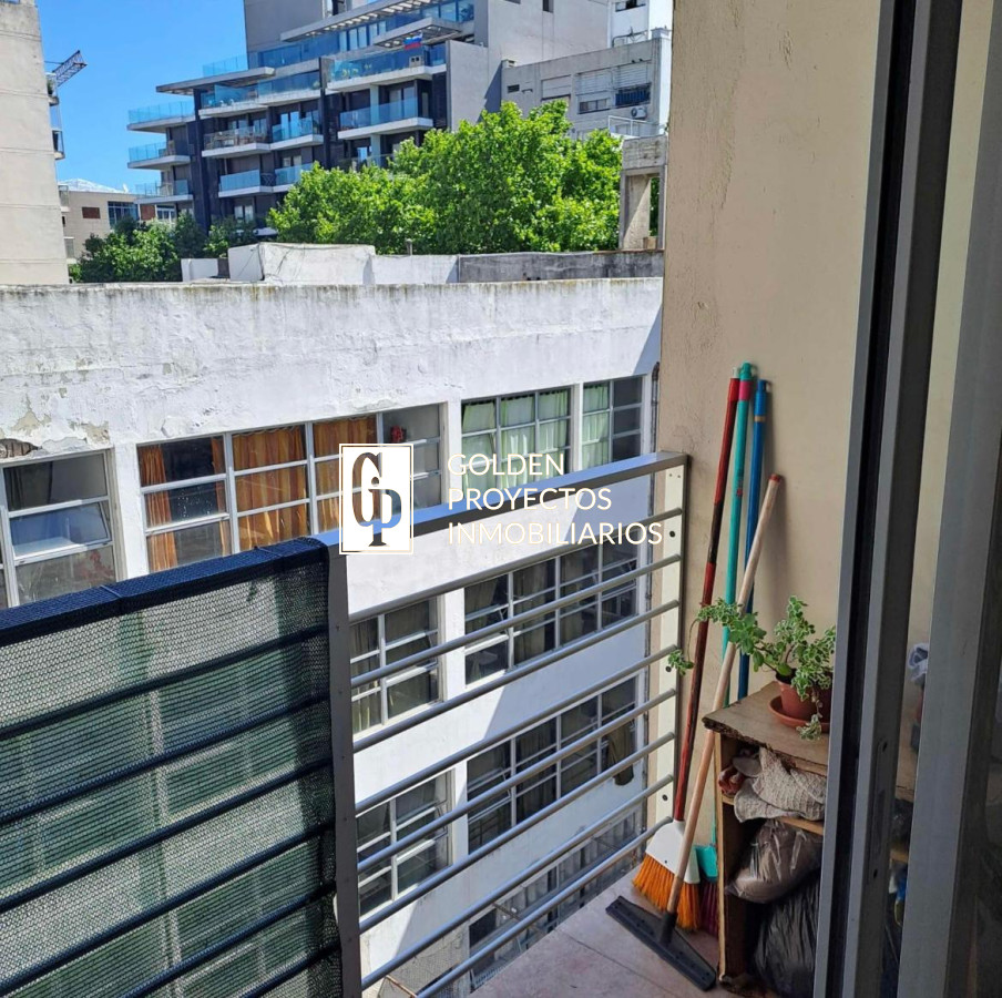 Apartamento ID.490 - VENTA de apartamento con RENTA 1 dormitorio y COCHERA en barrio Centro