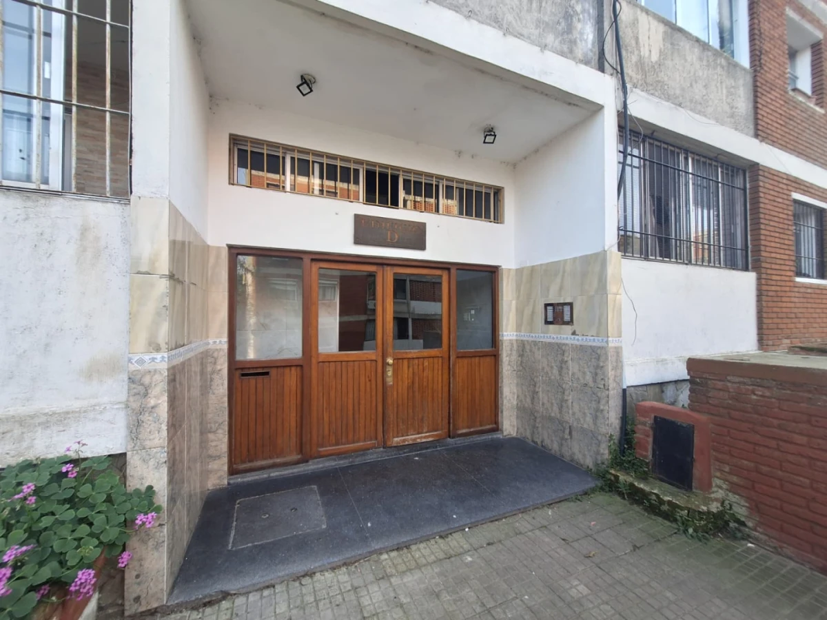 Apartamento en Venta Tres Dormitorios en Capurro - Ref. 823