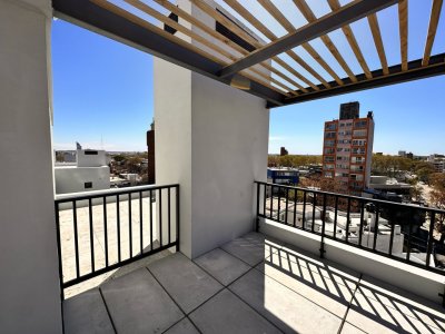 Apartamento ID.722 - Apartamento En Alquiler Con Cochera En Tres Cruces