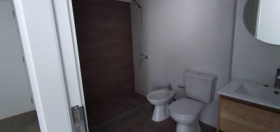 Apartamento ID.558/Apartamento-En-Alquiler-De-1-Dormitorio-Con-Cochera-En-Tres-Cruces- - Apartamento En Alquiler De 1 Dormitorio Con Cochera En Tres Cruces 