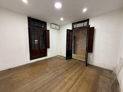 Apartamento ID.701 - Alquiler de Casa más Galpón y Apto , Malvin Norte.