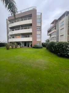 Apartamento ID.534/Apartamento-En-Venta-de-3-Dormitorios-Con-Cochera-En-Barra-De-Carrasco - Apartamento En Venta de 3 Dormitorios Con Cochera En Barra De Carrasco