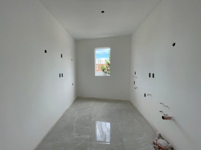 Apartamento ID.411 - Apartamento en Venta 3 dormitorios 2 baños con cochera en Punta del Este 