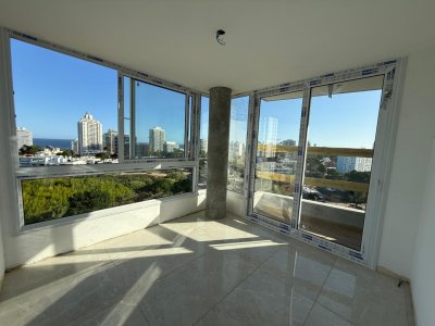 Apartamento ID.687/Apartamento-en-Venta-3-dormitorios-2-baños-Garage-Punta-del-Este- - Apartamento en Venta 3 dormitorios 2 baños Garage Punta del Este 