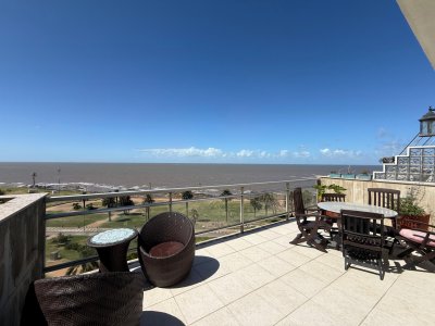 Apartamento ID.769/Penthouse-en-venta-de-dos-dormitorios-en-Rambla-Punta-Carretas - Penthouse en venta de dos dormitorios en Rambla Punta Carretas