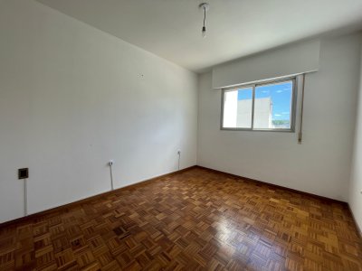 Apartamento ID.351 - Apartamento en Venta 3 dormitorios 2 baños en Malvin 