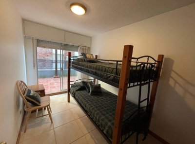 Apartamento ID.552 - Apartamento en Venta 3 Dormitorios 2 Baños Parrillero Propio en Punta del Este