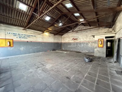 Apartamento ID.701 - Alquiler de Casa más Galpón y Apto , Malvin Norte.