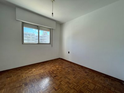 Apartamento ID.351 - Apartamento en Venta 3 dormitorios 2 baños en Malvin 