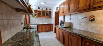 Apartamento ID.632 - Apartamento En Venta De 4 Dormitorios En Pocitos