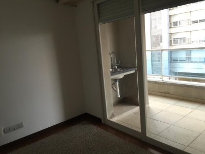 Apartamento ID.595/Apartamento-En-Alquiler-2-Dormitorios-En-Buceo - Apartamento En Alquiler 2 Dormitorios En Buceo