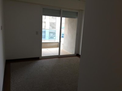 Apartamento ID.595/Apartamento-En-Alquiler-2-Dormitorios-En-Buceo - Apartamento En Alquiler 2 Dormitorios En Buceo