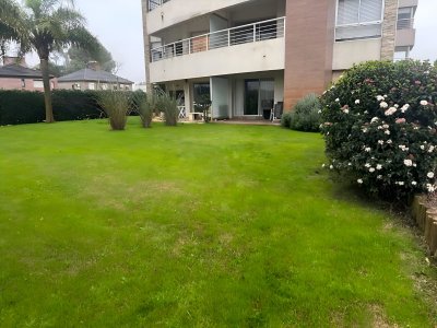 Apartamento ID.534/Apartamento-En-Venta-de-3-Dormitorios-Con-Cochera-En-Barra-De-Carrasco - Apartamento En Venta de 3 Dormitorios Con Cochera En Barra De Carrasco