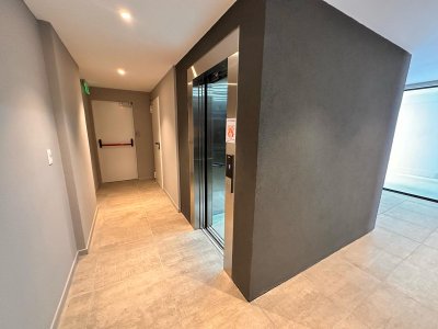 Apartamento ID.558/Apartamento-En-Alquiler-De-1-Dormitorio-Con-Cochera-En-Tres-Cruces- - Apartamento En Alquiler De 1 Dormitorio Con Cochera En Tres Cruces 