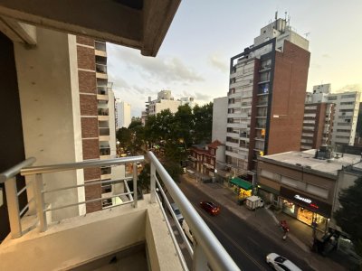 Apartamento ID.631 - Apartamento en Alquiler 1 Dormitorio y Gge Punta Carretas Sin Muebles