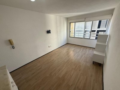 Apartamento ID.741 - Monoambiente en Alquiler en Cordón 