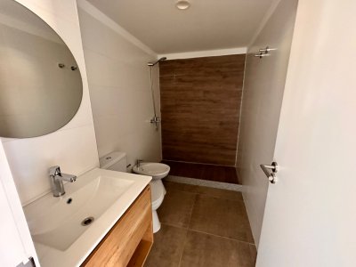 Apartamento ID.722 - Apartamento En Alquiler Con Cochera En Tres Cruces