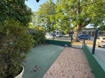 Apartamento ID.701 - Alquiler de Casa más Galpón y Apto , Malvin Norte.