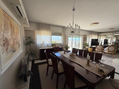 Apartamento ID.769/Penthouse-en-venta-de-dos-dormitorios-en-Rambla-Punta-Carretas - Penthouse en venta de dos dormitorios en Rambla Punta Carretas