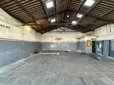 Apartamento ID.701 - Alquiler de Casa más Galpón y Apto , Malvin Norte.