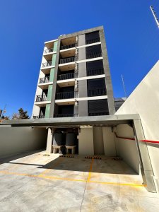 Apartamento ID.558/Apartamento-En-Alquiler-De-1-Dormitorio-Con-Cochera-En-Tres-Cruces- - Apartamento En Alquiler De 1 Dormitorio Con Cochera En Tres Cruces 