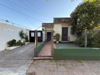 Apartamento ID.701 - Alquiler de Casa más Galpón y Apto , Malvin Norte.