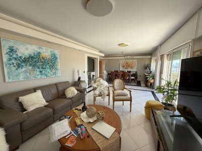 Apartamento ID.769/Penthouse-en-venta-de-dos-dormitorios-en-Rambla-Punta-Carretas - Penthouse en venta de dos dormitorios en Rambla Punta Carretas