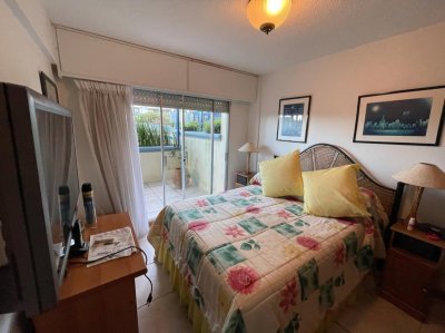 Apartamento ID.552 - Apartamento en Venta 3 Dormitorios 2 Baños Parrillero Propio en Punta del Este