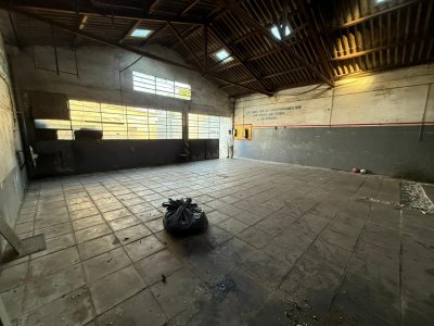 Apartamento ID.701 - Alquiler de Casa más Galpón y Apto , Malvin Norte.