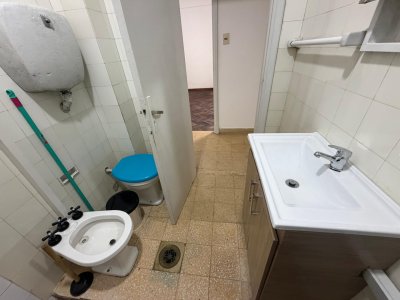 Apartamento ID.781/ - Apartamento en Venta y Alquiler de 2 Dormitorios en Cordón 
