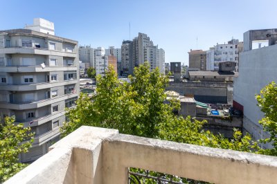 Apartamento ID.424 - VENTA - APARTAMENTO - 5 DORMITORIOS - CENTRO