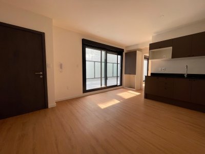 Alquiler de apartamento a estrenar 1 dormitorio y patio en cordón sur 