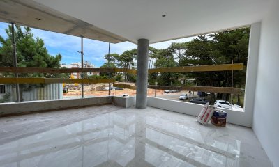 Apartamento en Venta 3 dormitorios 2 baños con cochera en Punta del Este