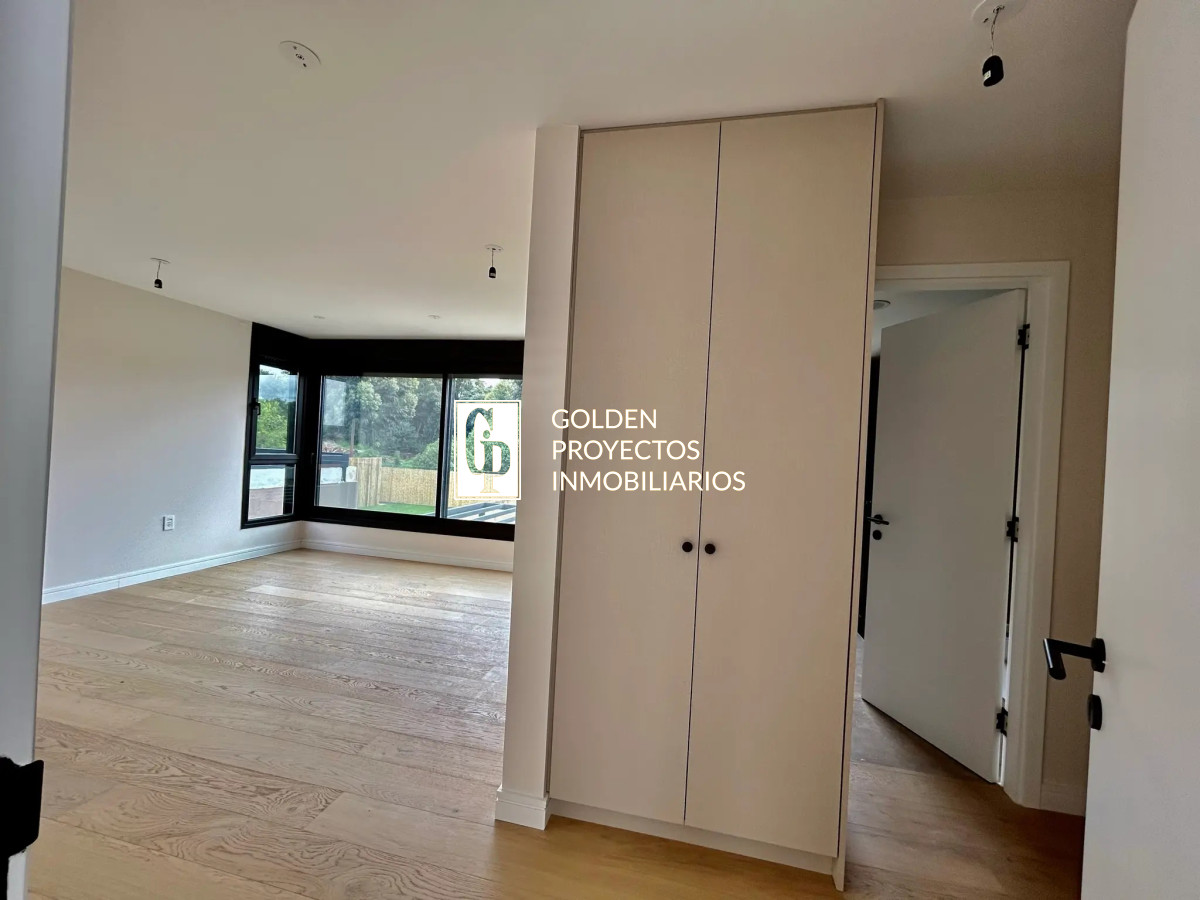 Casa ID.524/Casa-en-Venta-3-Dormitorios--en-San-Nicanor-,-Carrasco-Norte - Casa en Venta 3 Dormitorios  en San Nicanor , Carrasco Norte