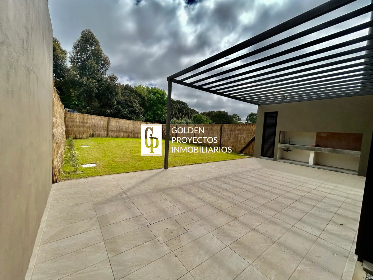 Casa ID.524/Casa-en-Venta-3-Dormitorios--en-San-Nicanor-,-Carrasco-Norte - Casa en Venta 3 Dormitorios  en San Nicanor , Carrasco Norte