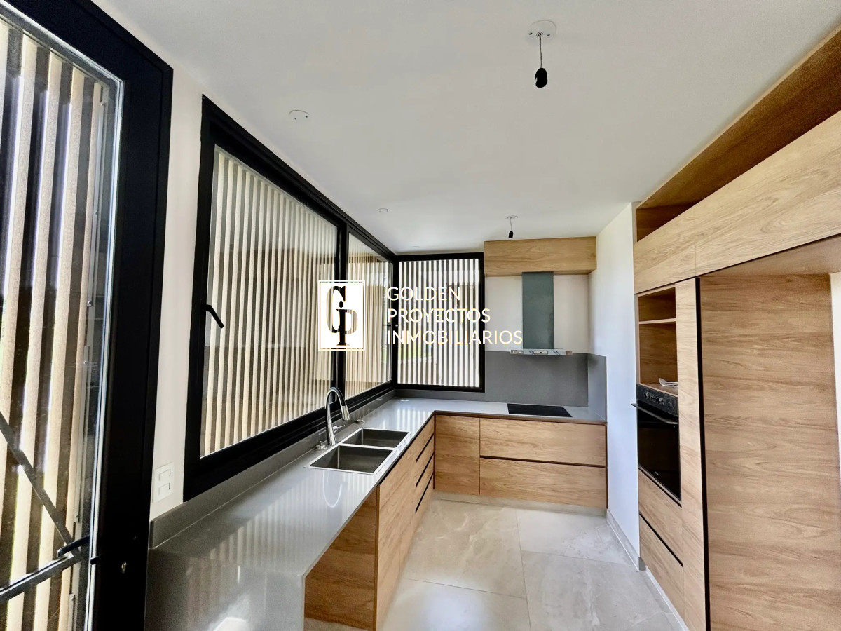 Casa ID.524/Casa-en-Venta-3-Dormitorios--en-San-Nicanor-,-Carrasco-Norte - Casa en Venta 3 Dormitorios  en San Nicanor , Carrasco Norte