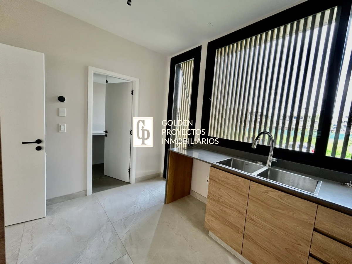 Casa ID.524/Casa-en-Venta-3-Dormitorios--en-San-Nicanor-,-Carrasco-Norte - Casa en Venta 3 Dormitorios  en San Nicanor , Carrasco Norte